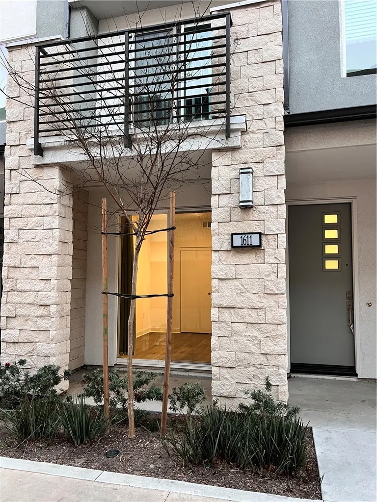 1611 W Cara Drive, Anaheim, California 92805 home-pic-17